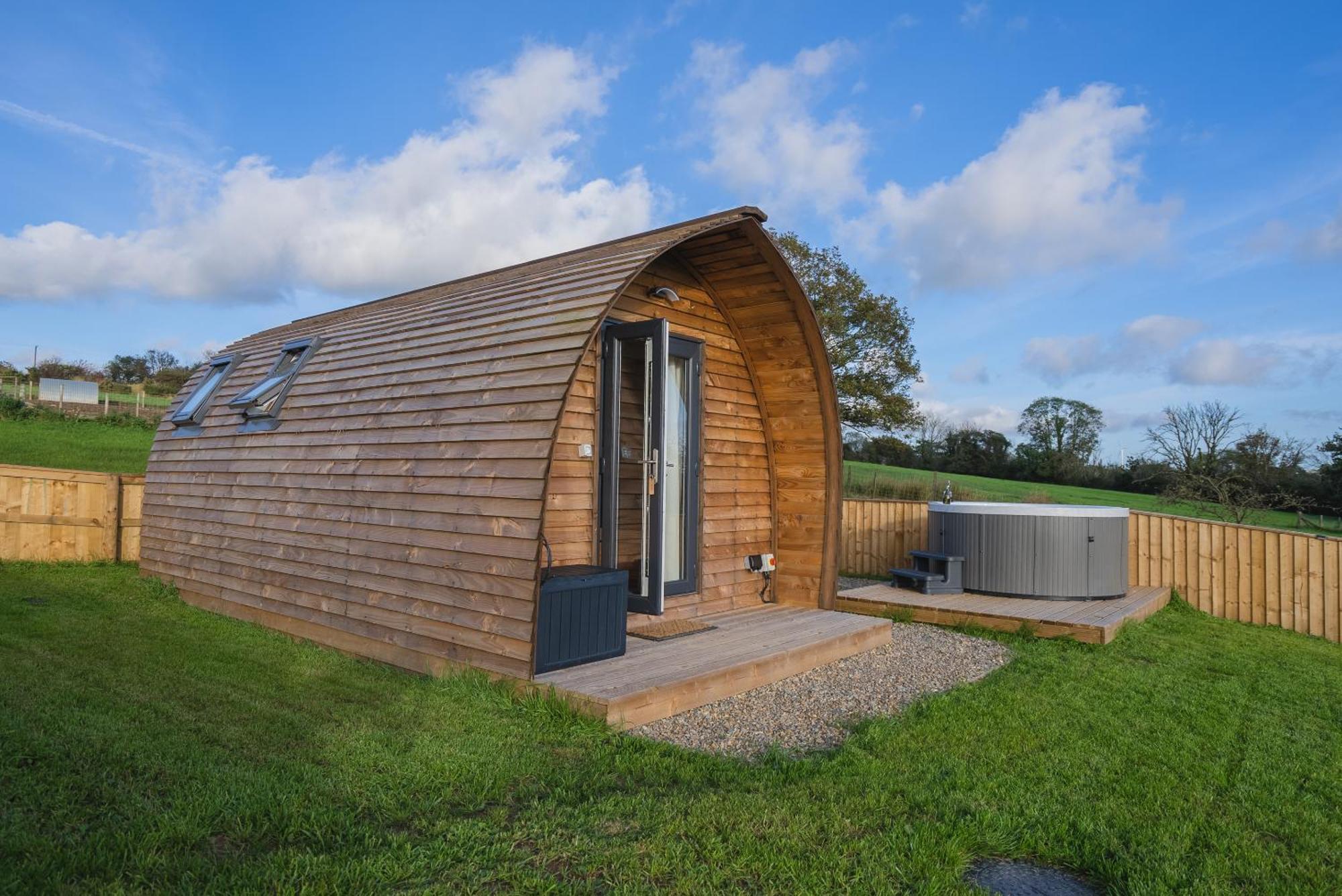 Rivendell Farm By Wigwam Holidays Carmarthen Rom bilde